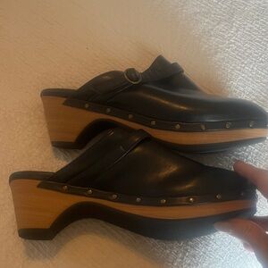 GAP Women's Classic Black Mules